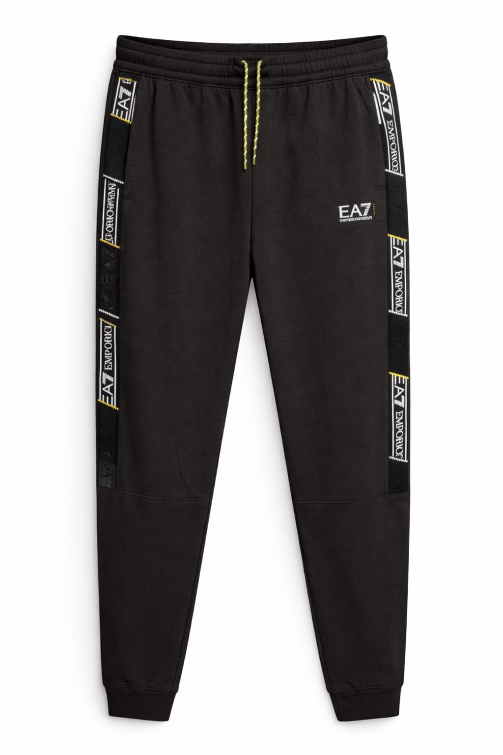 Lote Stock-Mix 1023 de 26 prendas de EA7 EMPORIO ARMANI. Hombre. Primavera-Verano