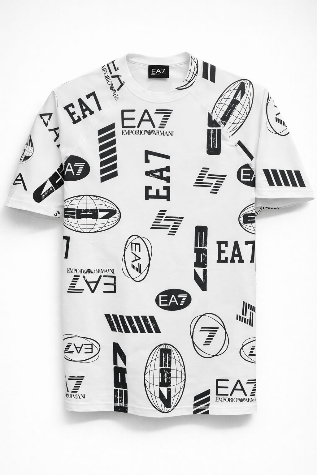Lote Stock-Mix 1023 de 26 prendas de EA7 EMPORIO ARMANI. Hombre. Primavera-Verano