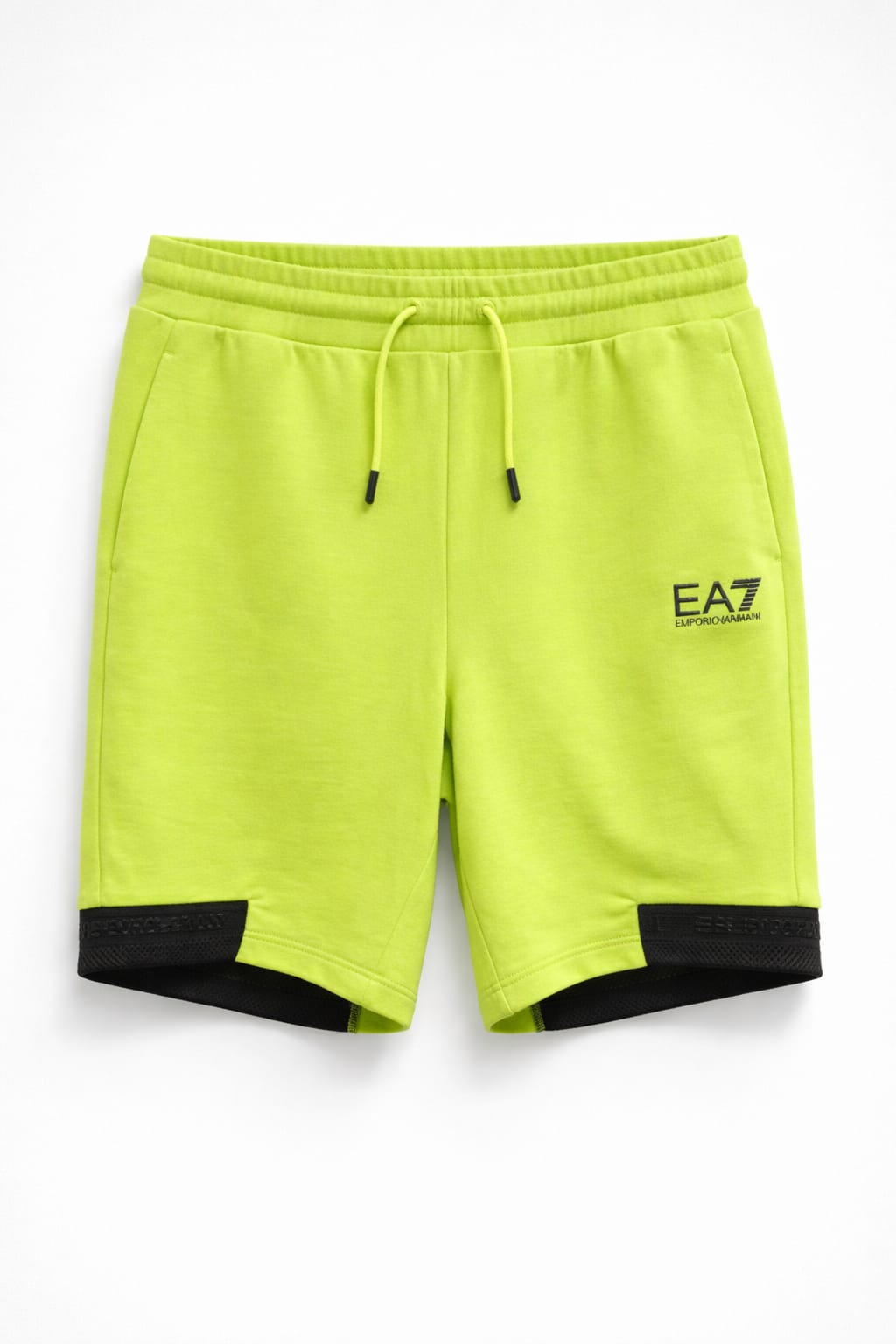 Lote Stock-Mix 1023 de 26 prendas de EA7 EMPORIO ARMANI. Hombre. Primavera-Verano