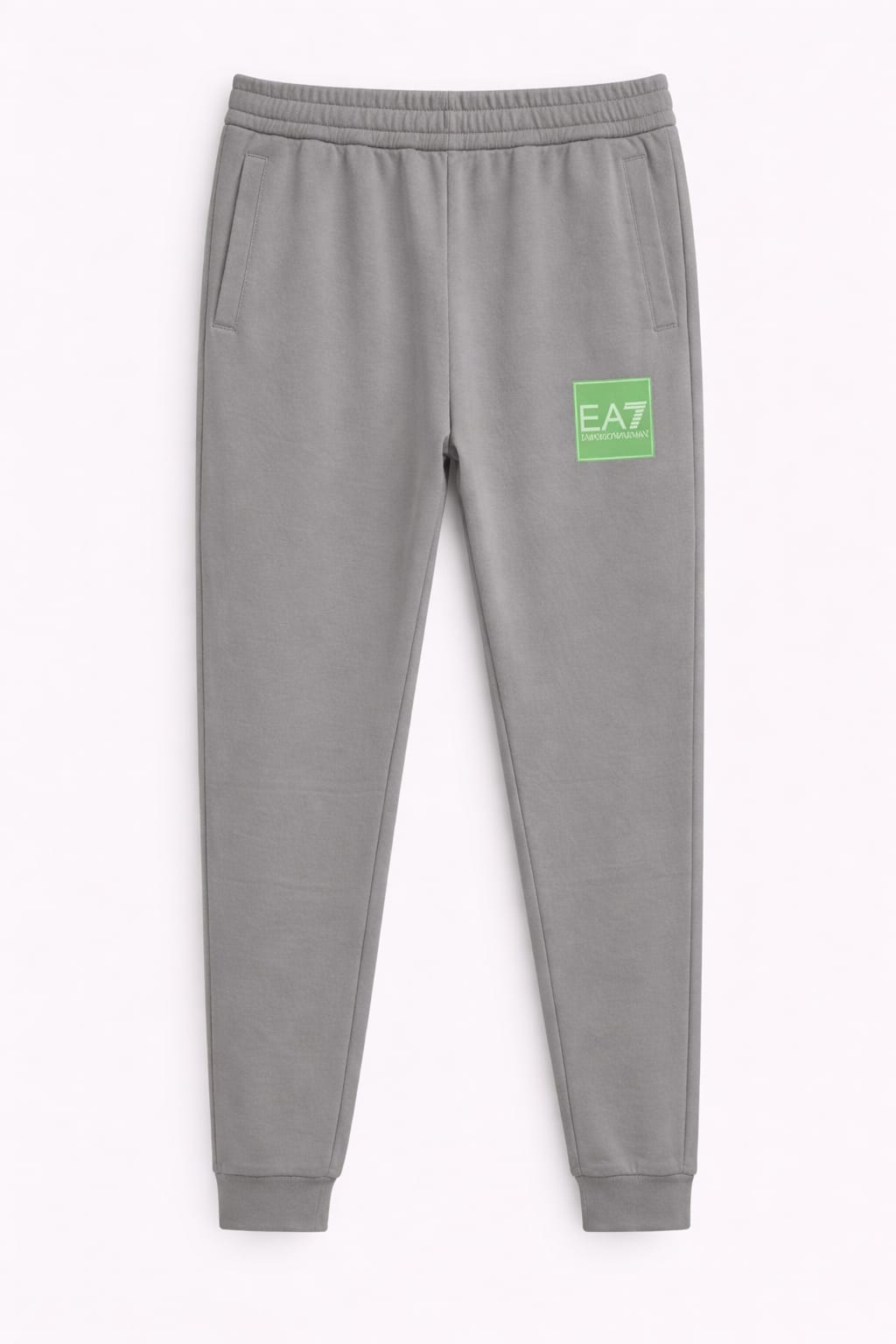 Lote Stock-Mix 1023 de 26 prendas de EA7 EMPORIO ARMANI. Hombre. Primavera-Verano