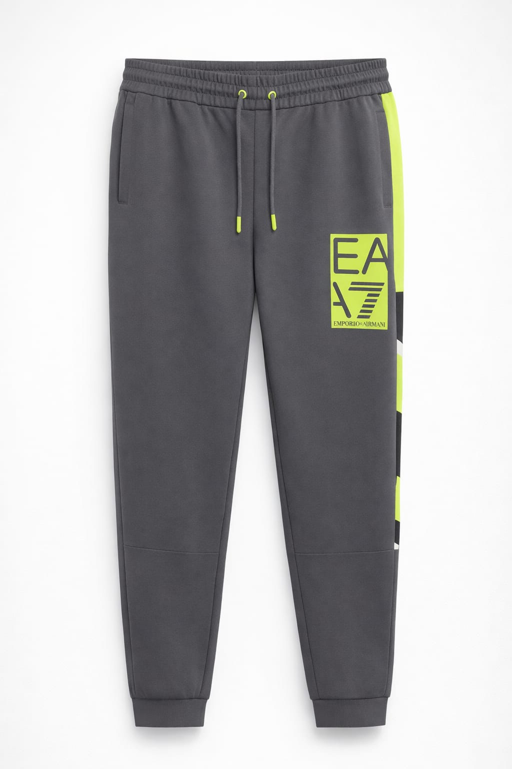 Lote Stock-Mix 1023 de 26 prendas de EA7 EMPORIO ARMANI. Hombre. Primavera-Verano