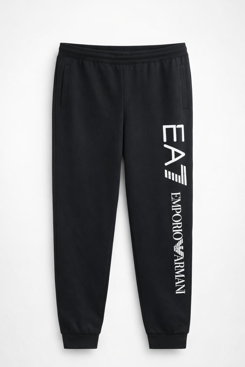 Lote Stock-Mix 1024 de 26 prendas de EA7 EMPORIO ARMANI. Hombre. Primavera-Verano