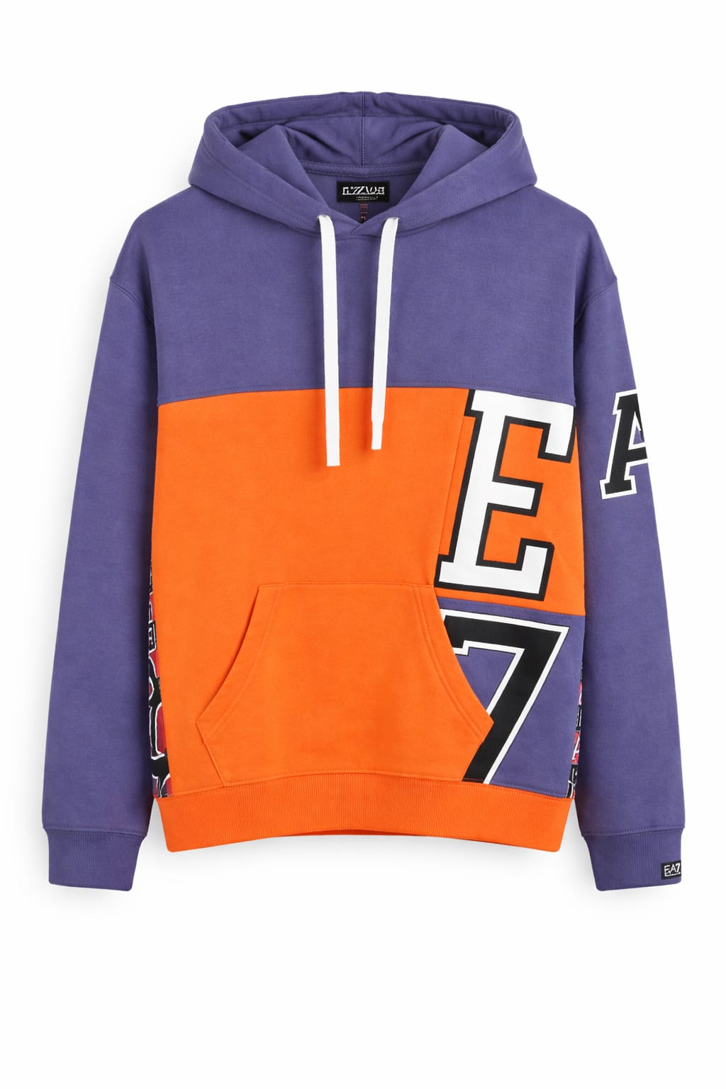 Lote Stock-Mix 1026 de 26 prendas de EA7 EMPORIO ARMANI. Hombre. Primavera-Verano