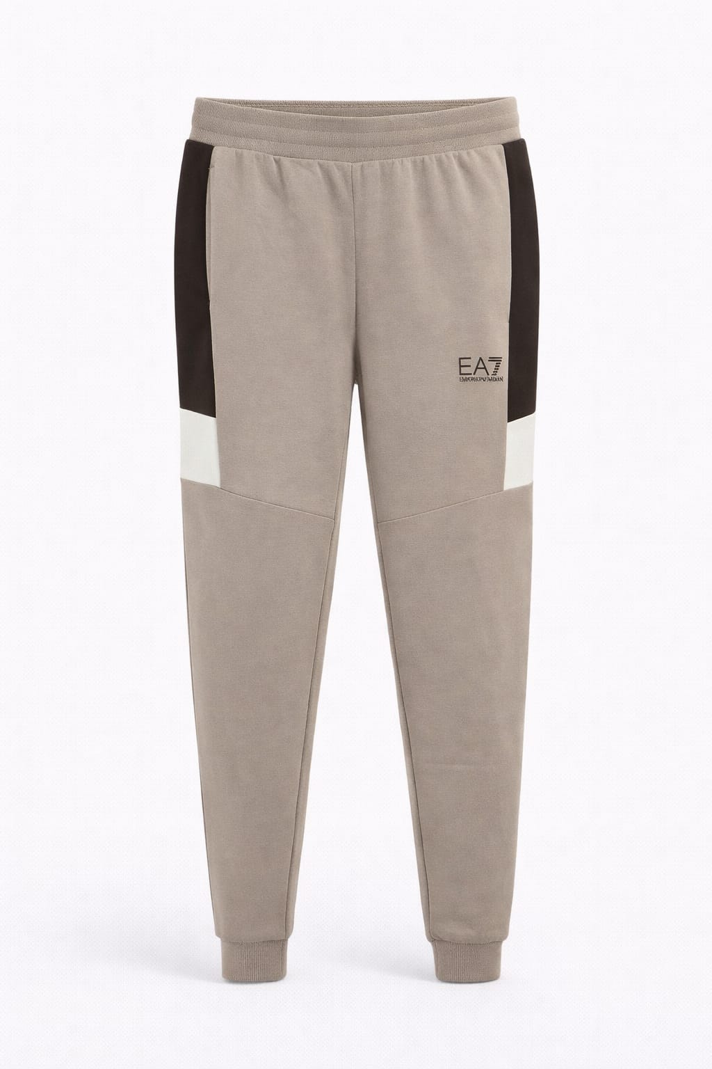 Lote Stock-Mix 1026 de 26 prendas de EA7 EMPORIO ARMANI. Hombre. Primavera-Verano