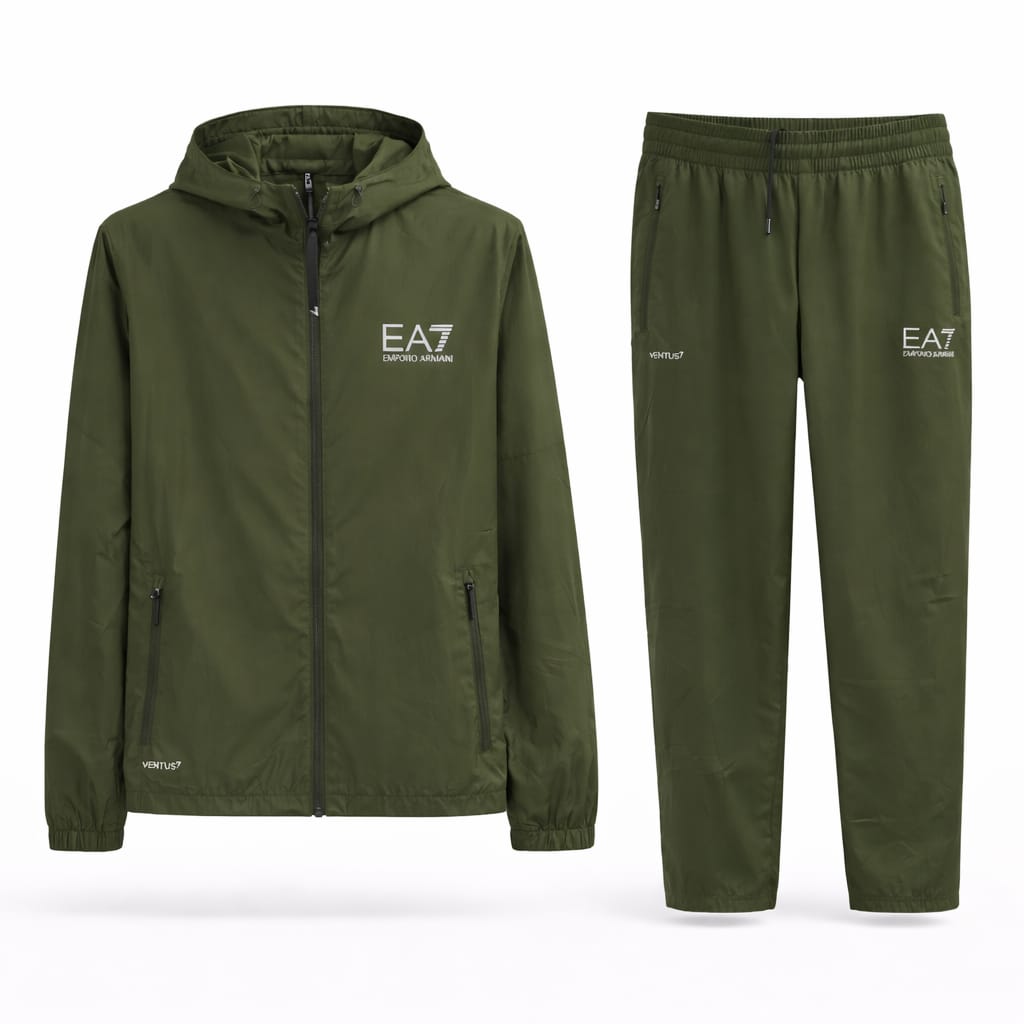 Lote Stock-Mix 1027 de 26 prendas de EA7 EMPORIO ARMANI. Hombre. Primavera-Verano