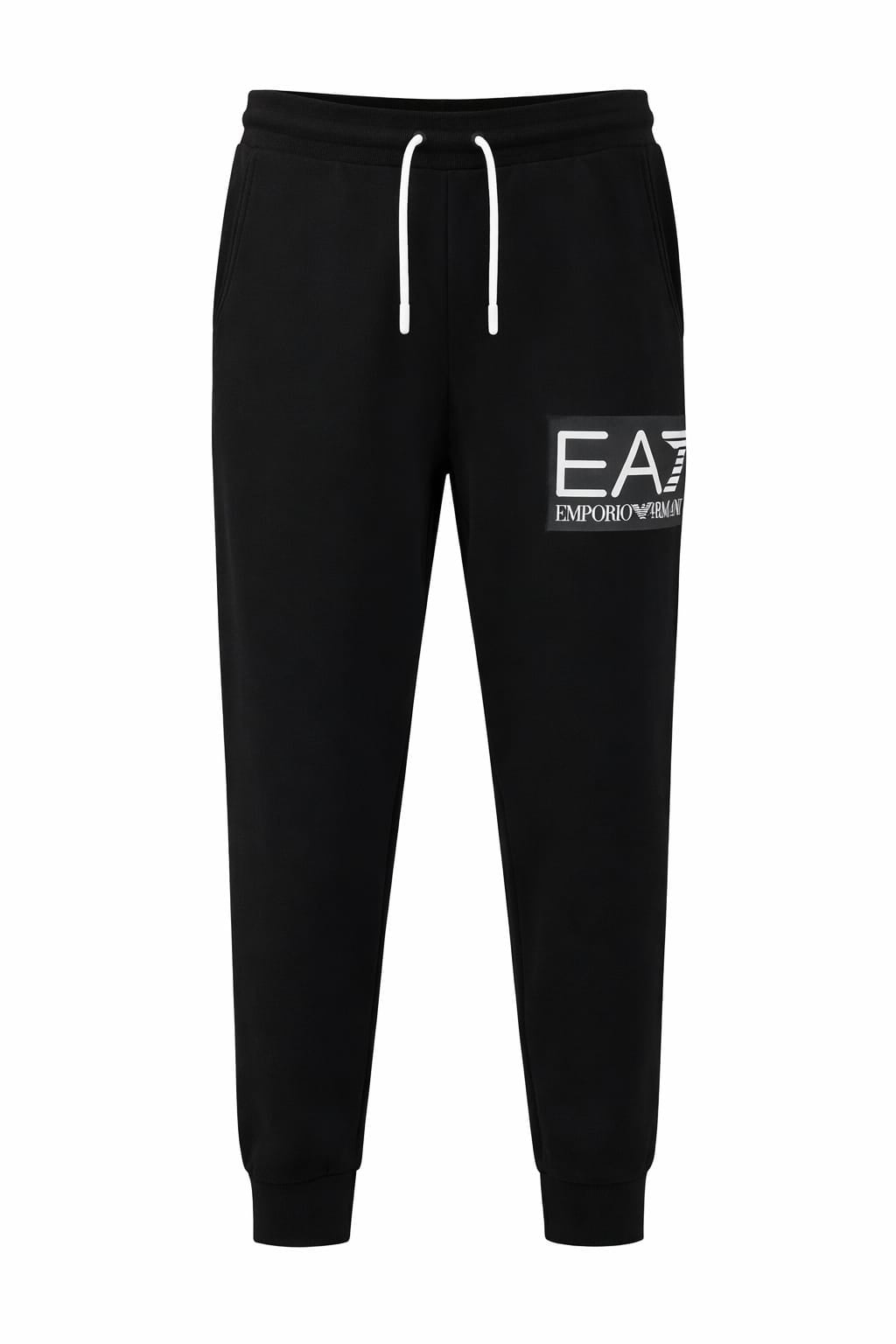 Lote Stock-Mix 1031 de 26 prendas de EA7 EMPORIO ARMANI. Hombre. Primavera-Verano