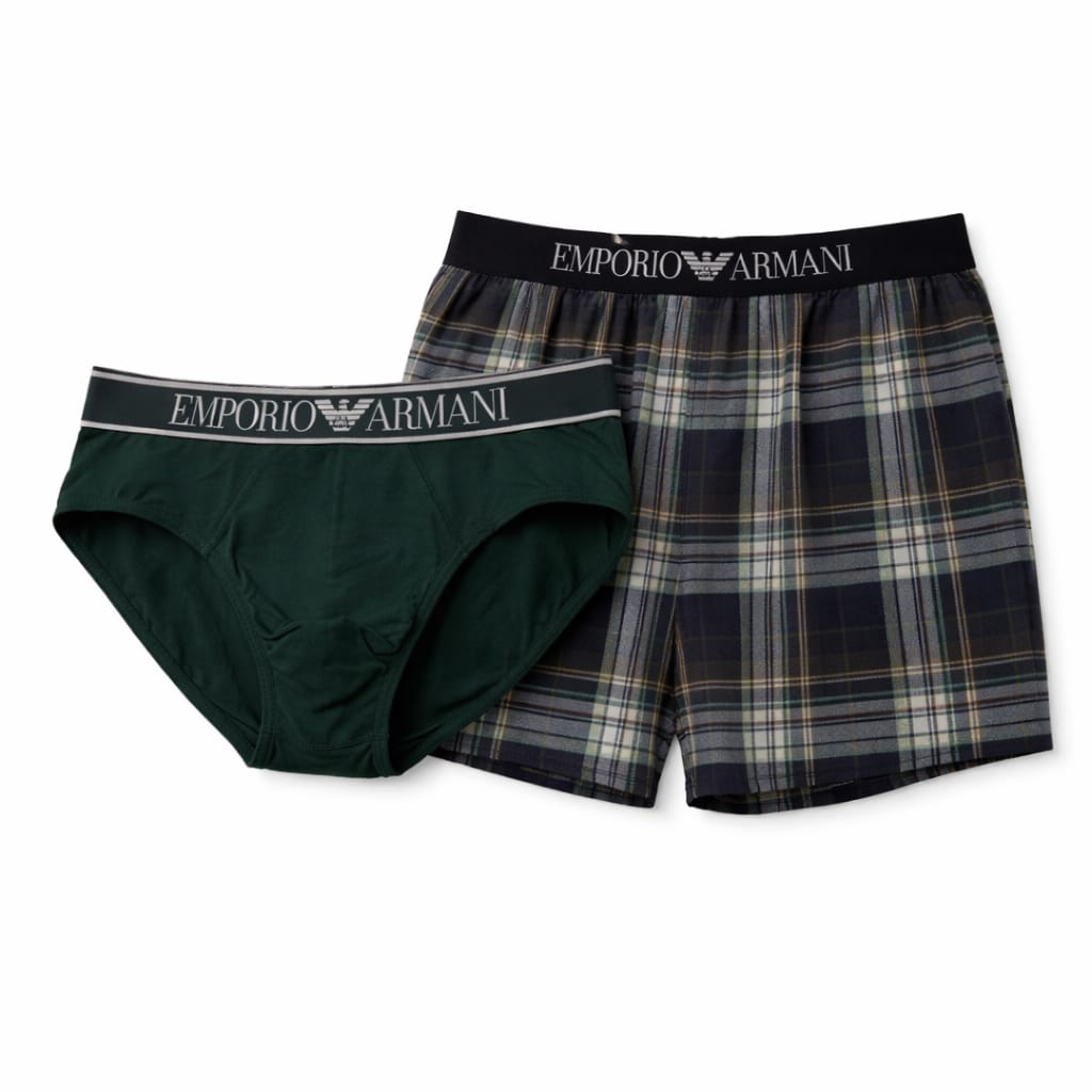 Lote Stock-Mix 1033 de 20 prendas de Íntimo EA7 EMPORIO ARMANI. Hombre. Primavera-Verano