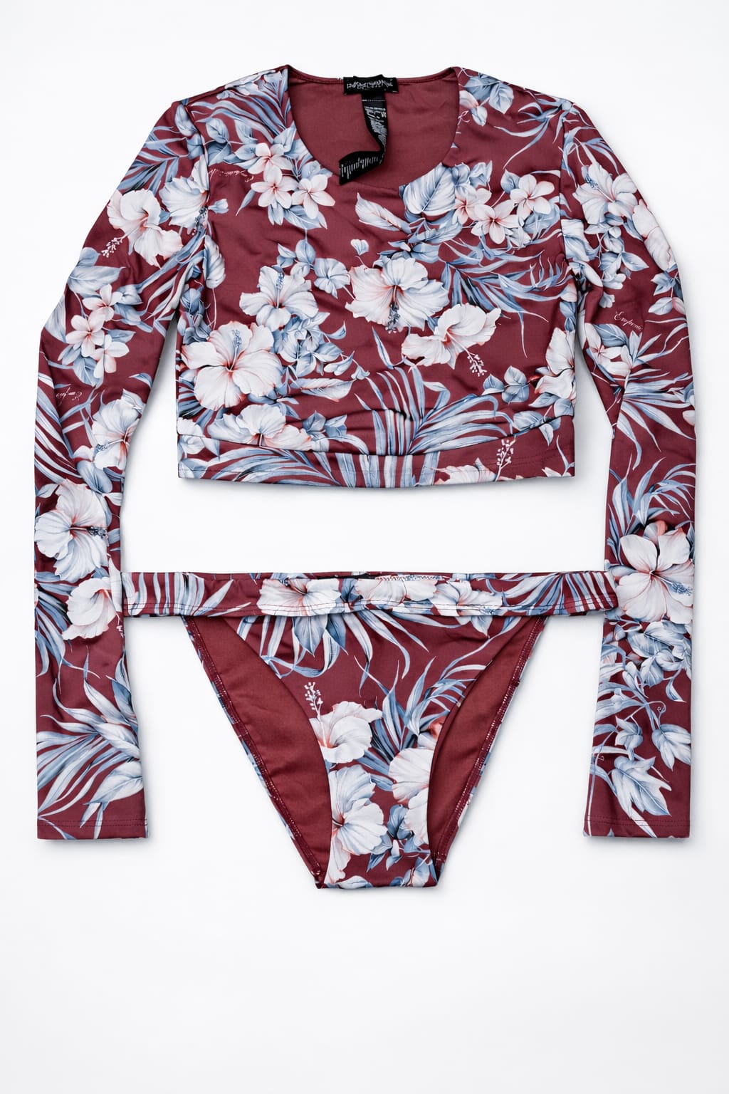 Lote Stock-Mix 1041. De 25 Bañadores y Bikinis de EA7 Emporio Armani. Temporada Verano.