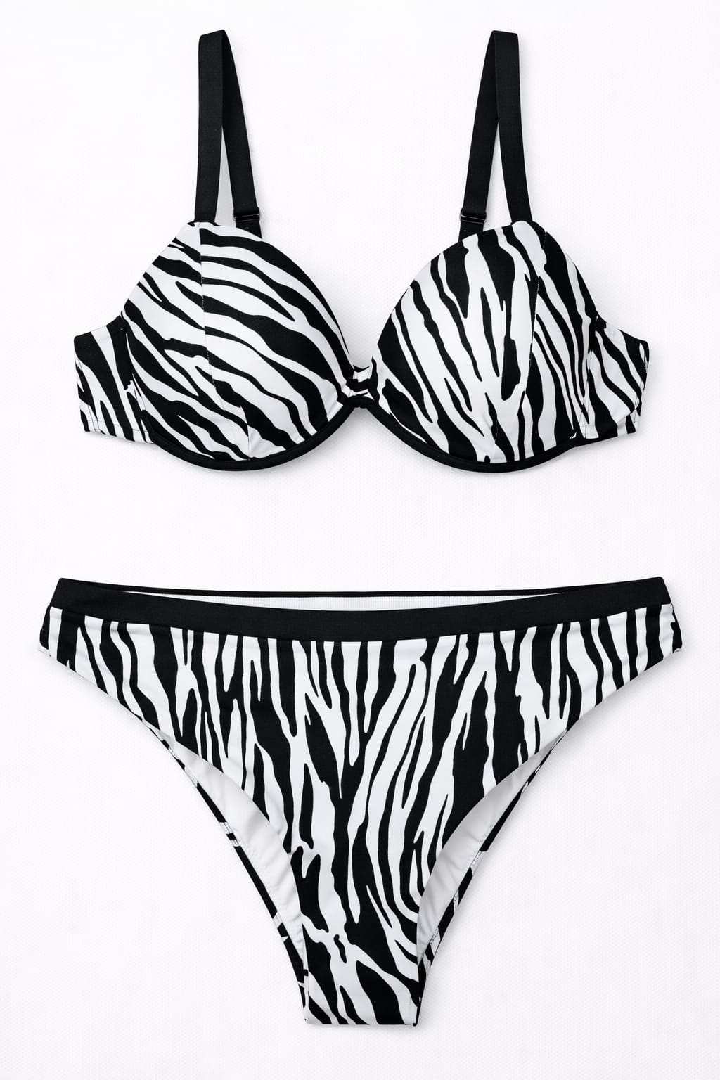 Lote Stock-Mix 1041. De 25 Bañadores y Bikinis de EA7 Emporio Armani. Temporada Verano.