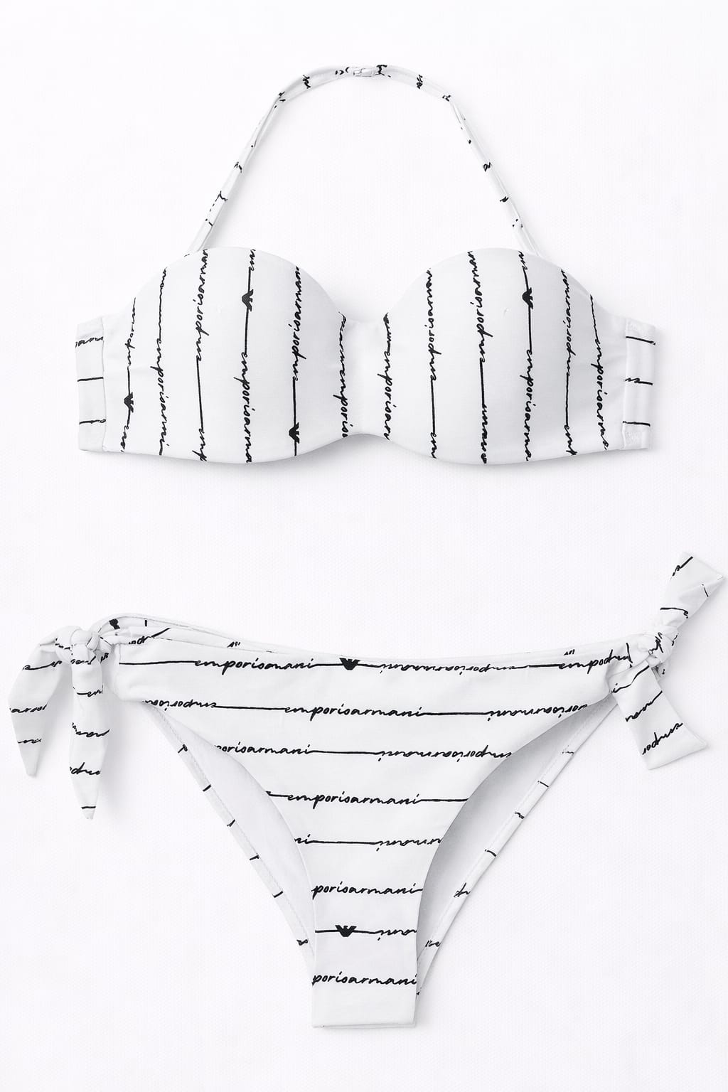 Lote Stock-Mix 1041. De 25 Bañadores y Bikinis de EA7 Emporio Armani. Temporada Verano.