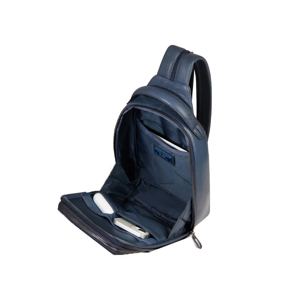Bandolera / Mochila de Piel Piquadro CA7028S141/AV Color Marino_8515.jpg