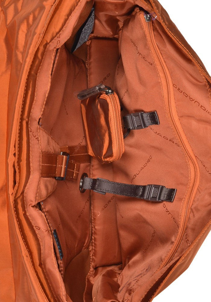 Bolso Piquadro CA2473NI Color Naranja y Marrón_27.jpg