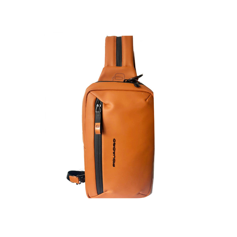 Bandolera / Mochila Piquadro CA6466C20W/CU Color Cuero_8542.jpg