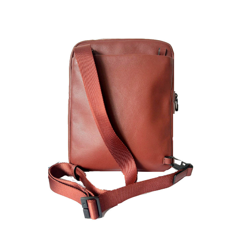Bandolera de Piel Piquadro CA1816W137/CU Color Teja_8634.jpg