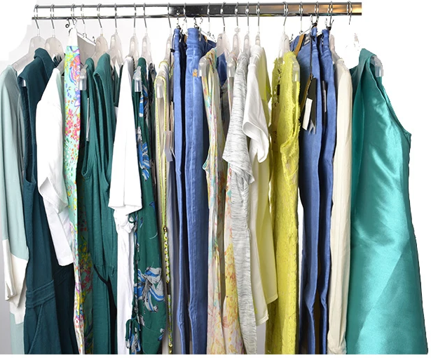 Lote de 37 prendas accesorios y calzado de mujer MULTIMARCA
