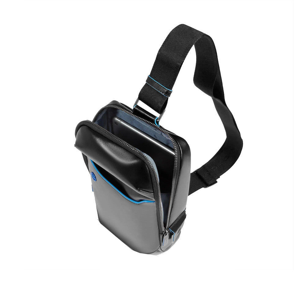 Bandolera de Piel Piquadro CA6898B2/N Color Negro_8663.jpg