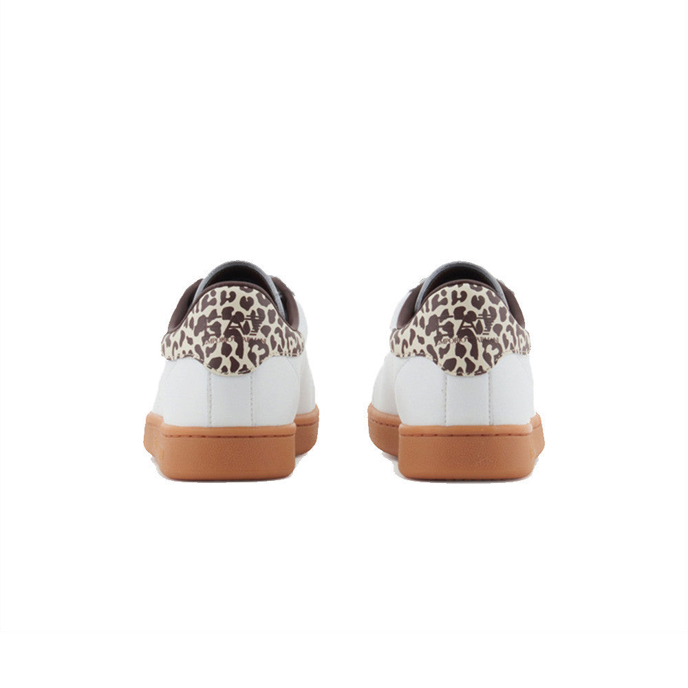 Sneakers EA7 Emporio Armani X8X001 XCC51 T981 Color Blanco y Marrón_5539.jpg